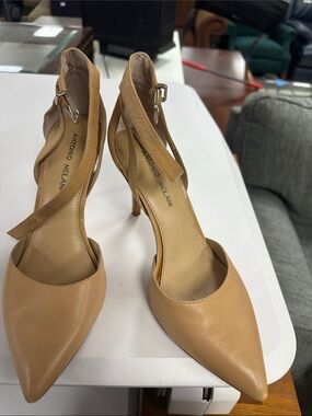 ANTONIO MELANI Women’s  Nude-Tan Pointed Toe Ankle-Strap Pumps Size 9M